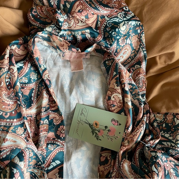 NWT — TAGS ON — SoHo Apparel - Paisley Floral Print Silk Robe Pink Tan Turquoise - Picture 15 of 15